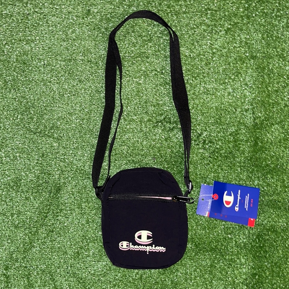 Champion Men’s Small Messenger Bag🆕